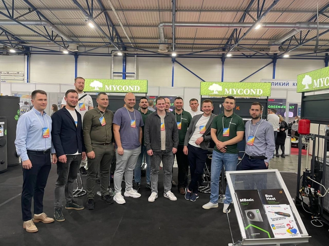 De stand van Aclima op AquaTherm Kyiv 2023 toont hun nieuwste HVAC-oplossingen.