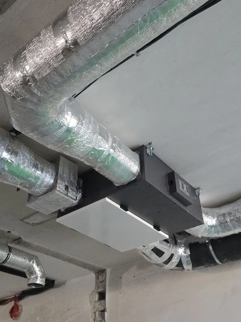 Productiehal met Mycond Energy recovery ventilatie-units MVC700-A