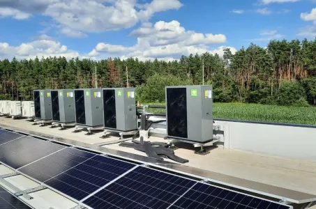 Industriële installatie met Mycond warmtepomp BeeEco-serie