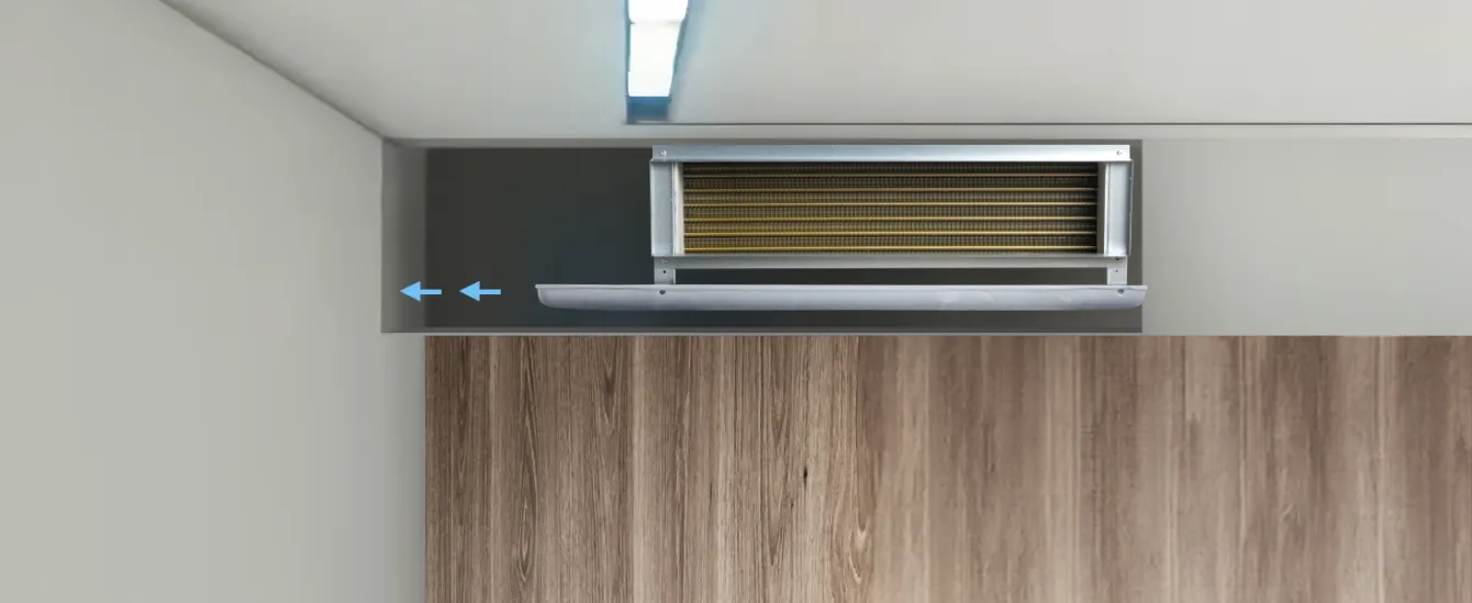 Voordelen van gekanaliseerde installatie van ventilatorconvectoren onder het plafond: voorbeeld van Mycond MCFC